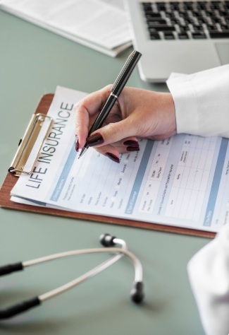 Bild mit Vertragsunterlagen